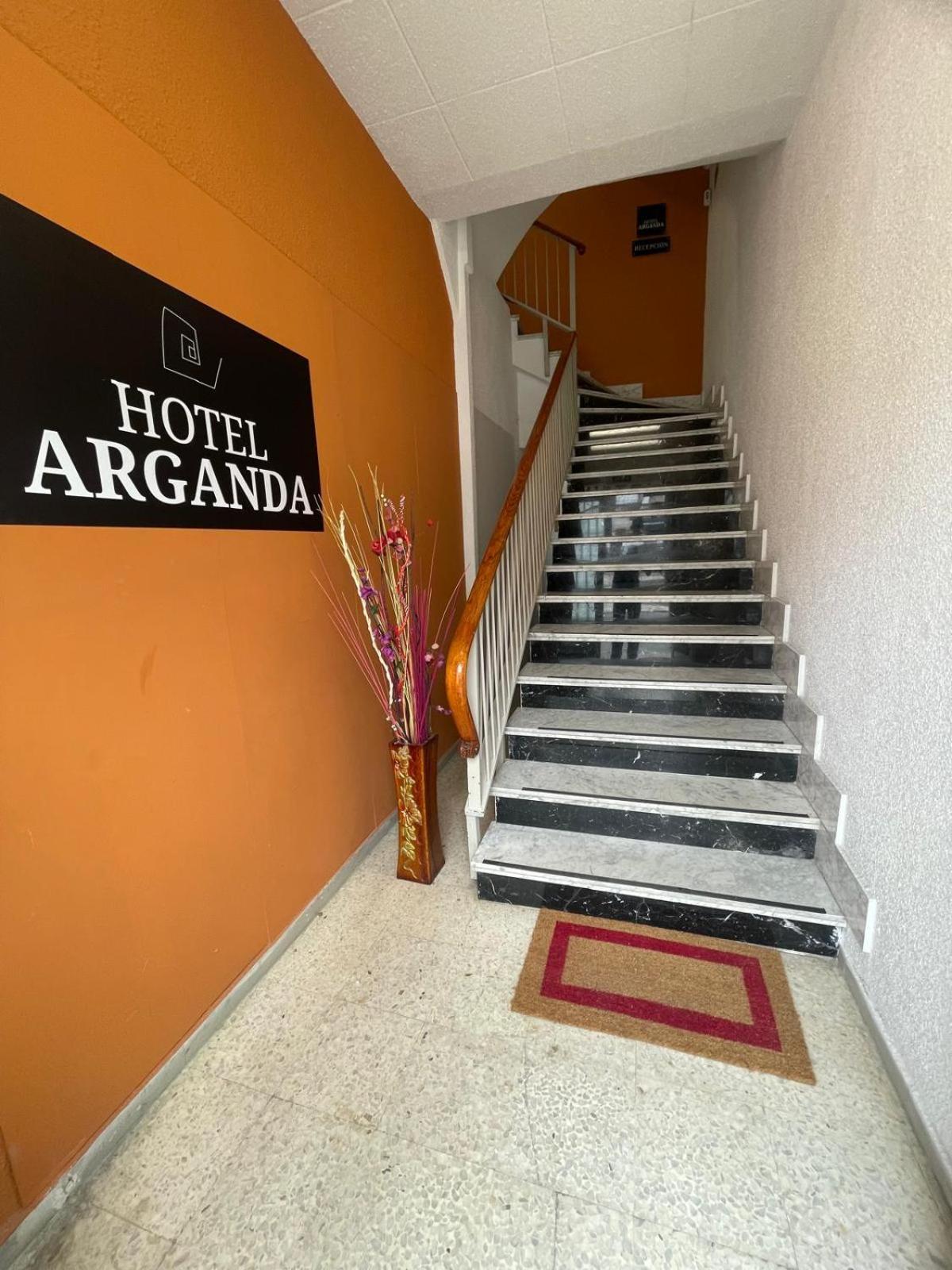 Hotel Arganda Арганда дел Рей Екстериор снимка