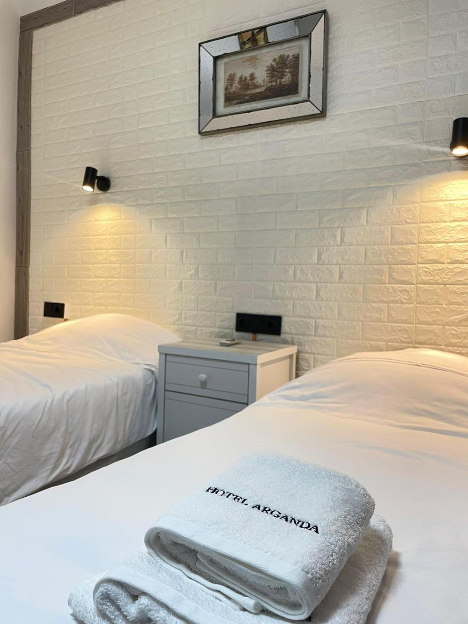 Hotel Arganda Арганда дел Рей Екстериор снимка